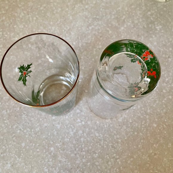 Gold Trim Holly and Berries 5.5" Glass Tumbler 12oz Holiday Drinkware Set of 4 - Picture 7 of 11